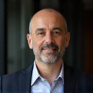 عماد فضل المدير العام